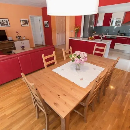 Ctma200/ Holiday House With Private Heated Pool Makarska
