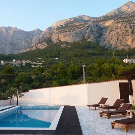 Ctma200/ Holiday House With Private Heated Pool Makarska