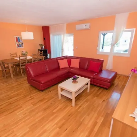 Ctma200/ Holiday House With Private Heated Pool Makarska