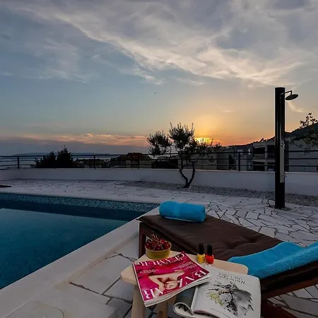 Ctma200/ Holiday House With Private Heated Pool Makarska