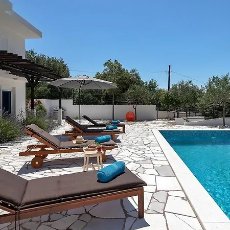 Villa Ctma200/ Holiday House With Private Heated Pool *